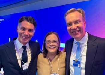 Canciller Alexandra Tinoco sostiene reunión del Foro Económico Mundial en el marco de la 80.ª Asamblea General de la ONU