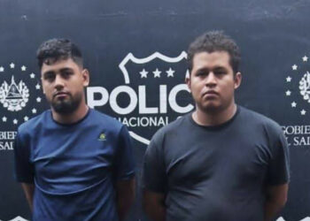 Capturan a dos hombres por robo y receptación de piezas de vehículo