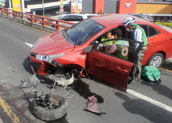 Accidente en paso a desnivel de las Naciones Unidas deja a una mujer lesionada