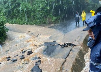 ¡Alerta en Jujutla! Río Cauta se desborda y autoridades en auxilio de familias afectadas