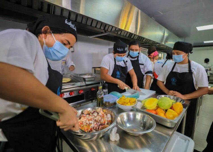 CASATUR lanza escuela de turismo en alianza con la Escuela Ferrières para capacitar a chefs y personal del sector turístico