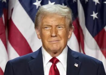 Presidente Trump firma proclamación que fija tarifa en $100,000 para las visas H-1B