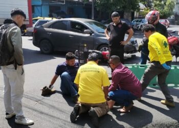 Hombre de 41 años resulta herido en accidente entre vehículo y motocicleta en San Salvador Centro