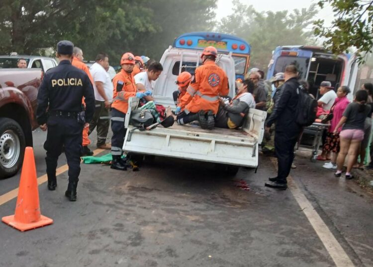 Accidente en Santa Ana deja seis heridos