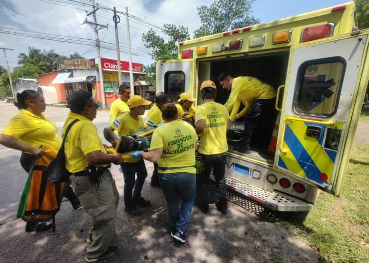 Motociclista nicaragüense gravemente herido tras ser impactado en Carretera Litoral