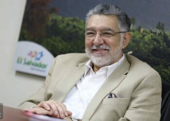 Corte Suprema cita a exministro de Turismo por depósitos y pagos sospechosos en caso Funes