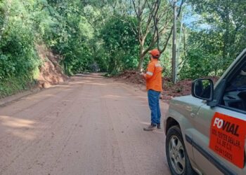 Restablecen paso en carreteras afectadas por lluvias