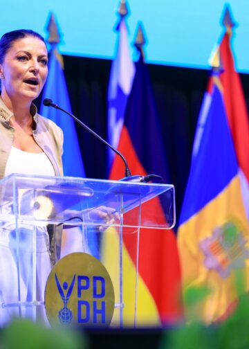 Macarena Olona resalta los logros de El Salvador en seguridad durante la Cumbre Global sobre Derechos Humanos