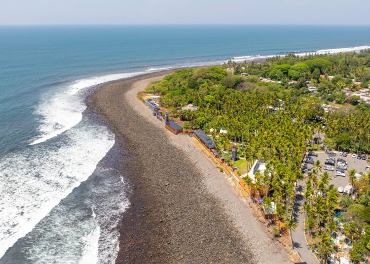 Costa salvadoreña presenta corrientes de retorno más fuertes que incrementan el riesgo para bañistas y pescadores