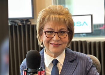 “Como no la van a querer si se parece a la tía bubu”: Julia Evelyn Martínez sobre la ministra de Educación