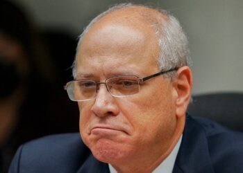 Rodrigo Ávila señalado por beneficiarse de pandillas con negocios de seguridad