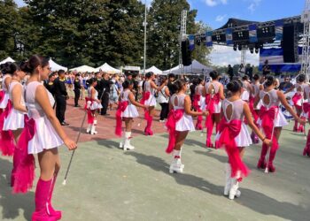 Comunidad salvadoreña en Milán celebra la independencia de El Salvador con desfiles y gastronomía típica