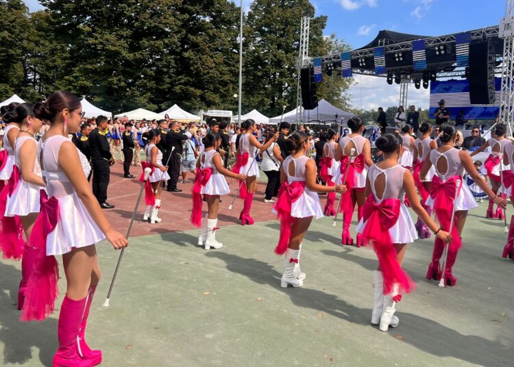 Comunidad salvadoreña en Milán celebra la independencia de El Salvador con desfiles y gastronomía típica