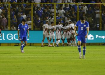 Surinam derrota a El Salvador y avanza a la siguiente fase de las eliminatorias