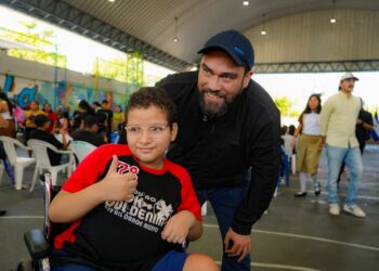 Niños y niñas de Cuscatancingo reciben lentes gratuitos para mejorar su salud visual y aprendizaje escolar