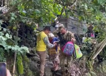 Evacúan a tres familias en Alegría, Usulután Norte, por riesgo de lluvias