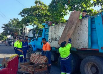 Alcaldía capitalina impulsa jornadas para evitar acumulación de desechos en comunidades