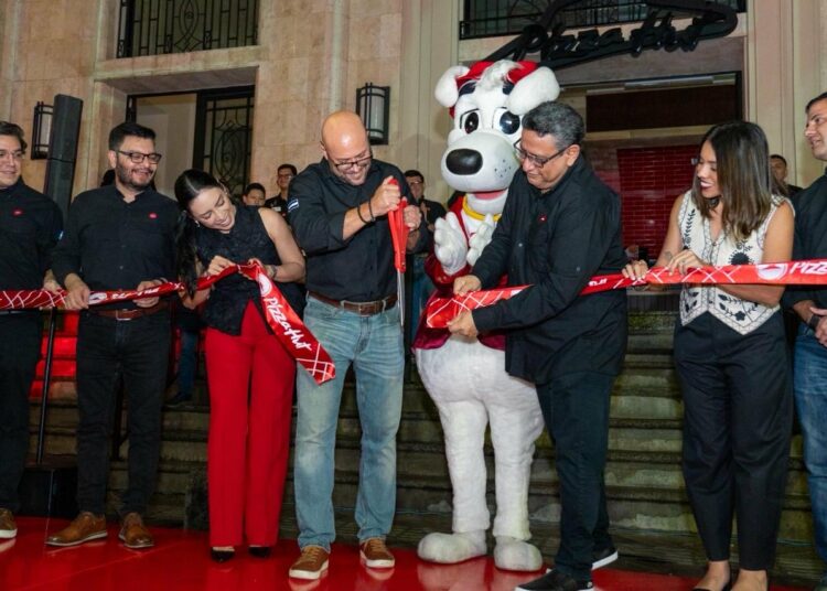 Pizza Hut se suma a la revitalización del Centro Histórico con una nueva sucursal en San Salvador