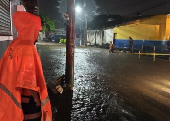 Protección Civil supervisa áreas inundadas en San Miguel y San Salvador por lluvias