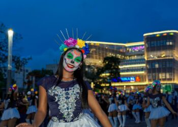 San Salvador celebra el Día de los Difuntos con Necrotour gratuito, desfile y concurso de Catrines