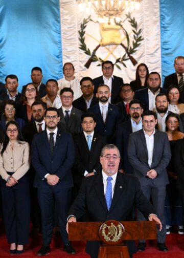 Presidente de Guatemala denuncia maniobras judiciales contra su gobierno para derrocarlo