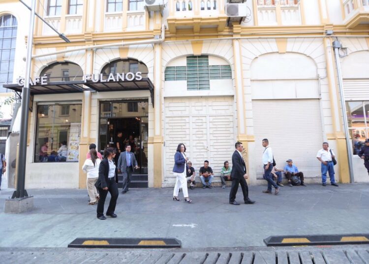 Inauguraciones próximas en el Centro Histórico de San Salvador: Elsy’s Cakes, Starbucks, El Zócalo y Pueblo Viejo