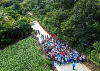 Nueva vía en Chinameca mejora la movilidad y seguridad de miles de habitantes