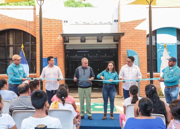 Nuevo mercado de Tapalhuaca abre sus puertas con 20 locales