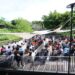 Salvadoreños disfrutan en cines al aire libre del clásico Real Madrid vs. Barcelona