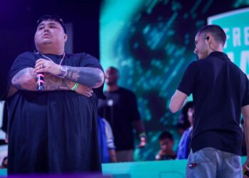 Raperos hispanos celebran la cultura Hip Hop en un «cypher» en el Centro Histórico de San Salvador