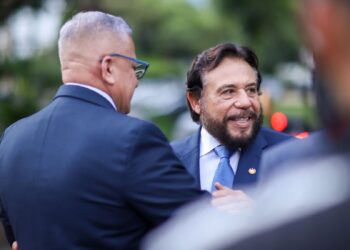 El legado que nunca muere: Félix Ulloa honra a su padre mártir en la UES