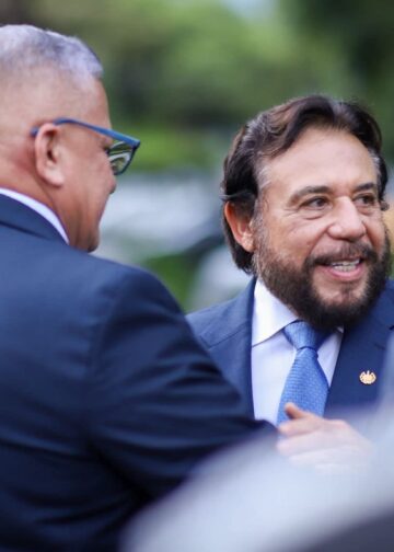 El legado que nunca muere: Félix Ulloa honra a su padre mártir en la UES