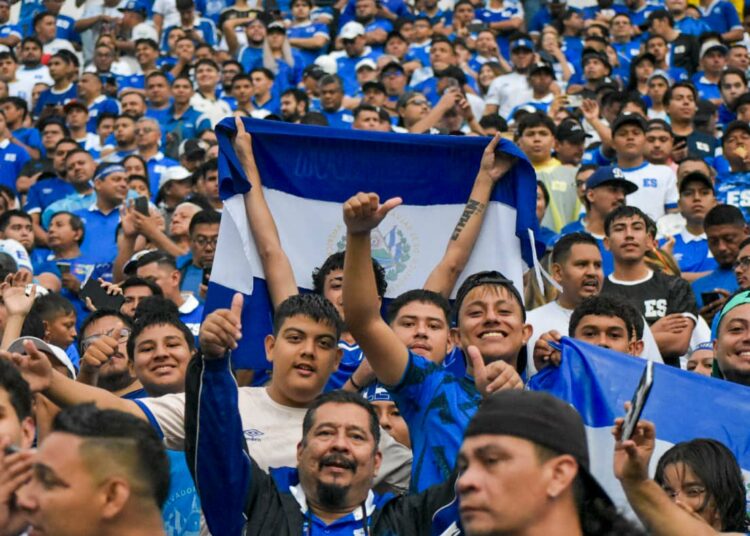 Instalarán Cámaras de Vigilancia para Supervisar a los Aficionados en el Partido El Salvador vs. Panamá