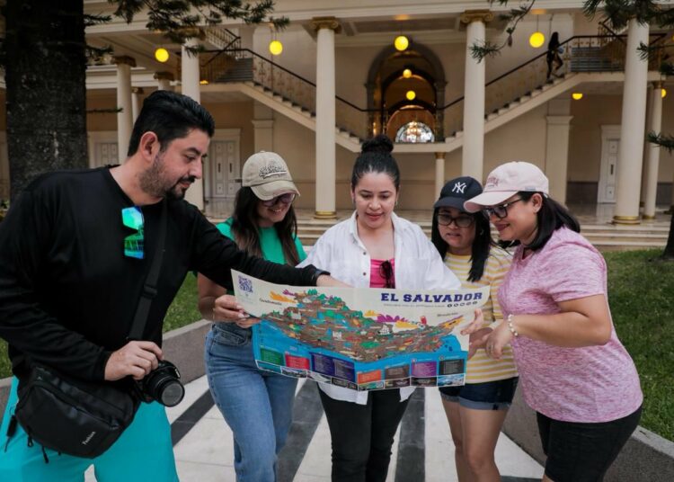 El Salvador lidera como destino favorito de turistas hondureños por vía terrestre