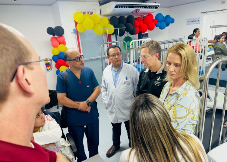 Equipo médico de EE. UU. y Hospital Bloom unen esfuerzos para operar a cinco niñas salvadoreñas