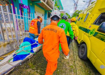 Autoridades evacúan a salvo a persona de 83 años y siete más en operación de emergencia en San Martín
