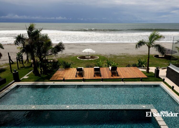 Cardedeu invierte $10 millones en un innovador hotel en Playa Cangrejera