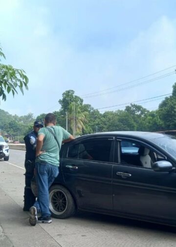 Accidente en carretera al Puerto de La Libertad deja a un menor lesionado