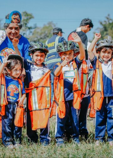 Enseña educación vial a niños de Santa Tecla mediante dinámicas interactivas y circuitos de tránsito seguro