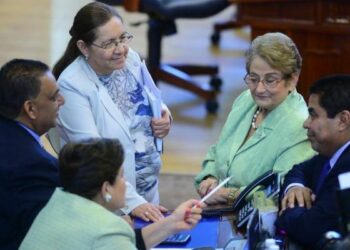 ARENA y FMLN enfrentan una crisis de legitimidad y pérdida de confianza ciudadana