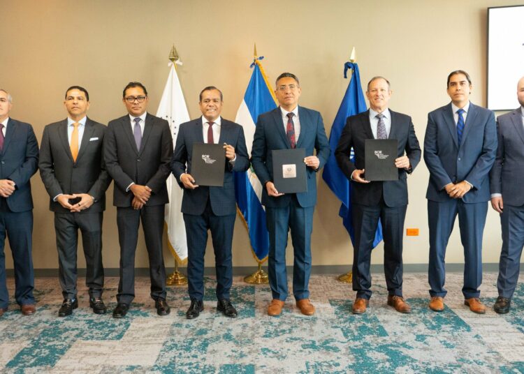 Hacienda firma acuerdo con el BCIE para financiar la segunda fase del programa Surf City