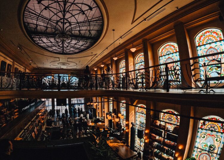 Starbucks abre lujosa tienda en Centro Histórico