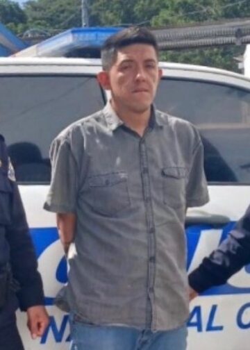 Un conductor en estado de ebriedad causó un accidente al chocar contra una vivienda en Santa Ana