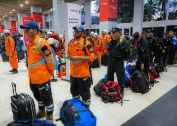 300 rescatistas salvadoreños y 50 toneladas de ayuda viajan a jamaica como parte de la ayuda humanitaria anunciada por el Presidente Bukele