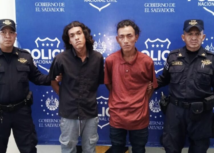 Capturados sujetos que dañaron un vehículo por no permitirles limpiarle el parabrisas