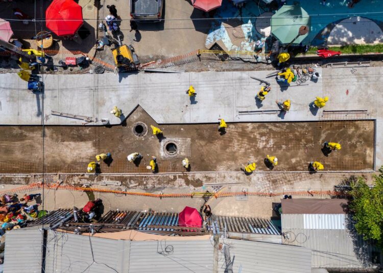 Continúan trabajos viales en SurfCity, La Libertad