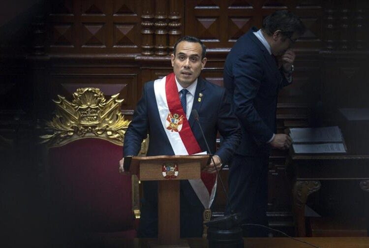 Presidente interino de Perú solicita “poderes especiales” para reprimir protestas