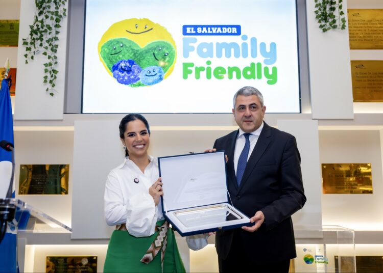 El Salvador establece alianza con ONU Turismo para fortalecer la atención a las familias en espacios turísticos