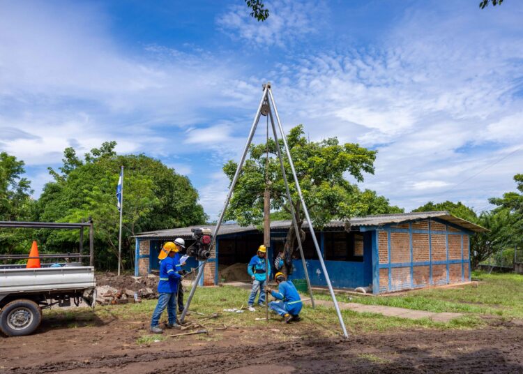 Avanzan reconstrucción del Centro Escolar Los Toles