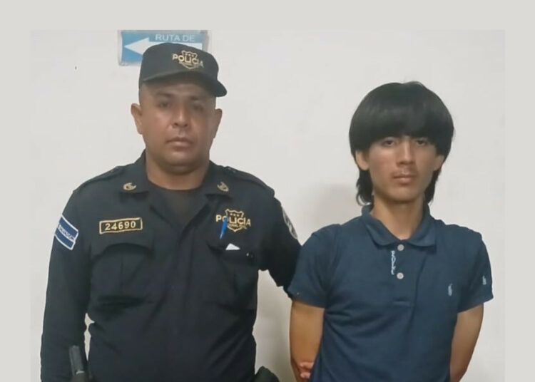 Detienen a menor en La Libertad con porciones de metanfetamina durante patrullaje
